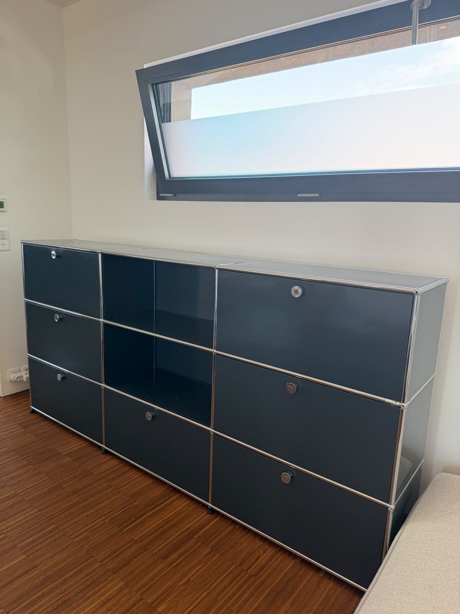 USM Commodes: USM Haller Sideboard Anthrazit 9 Fächer – D'occasion à Meisterschwanden par MERI1968