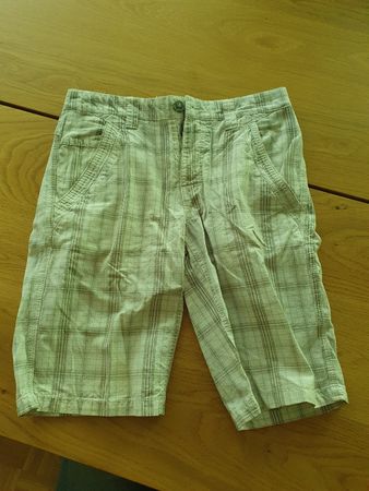 Sommer Short, kariert, Gr. 28, neuwertig