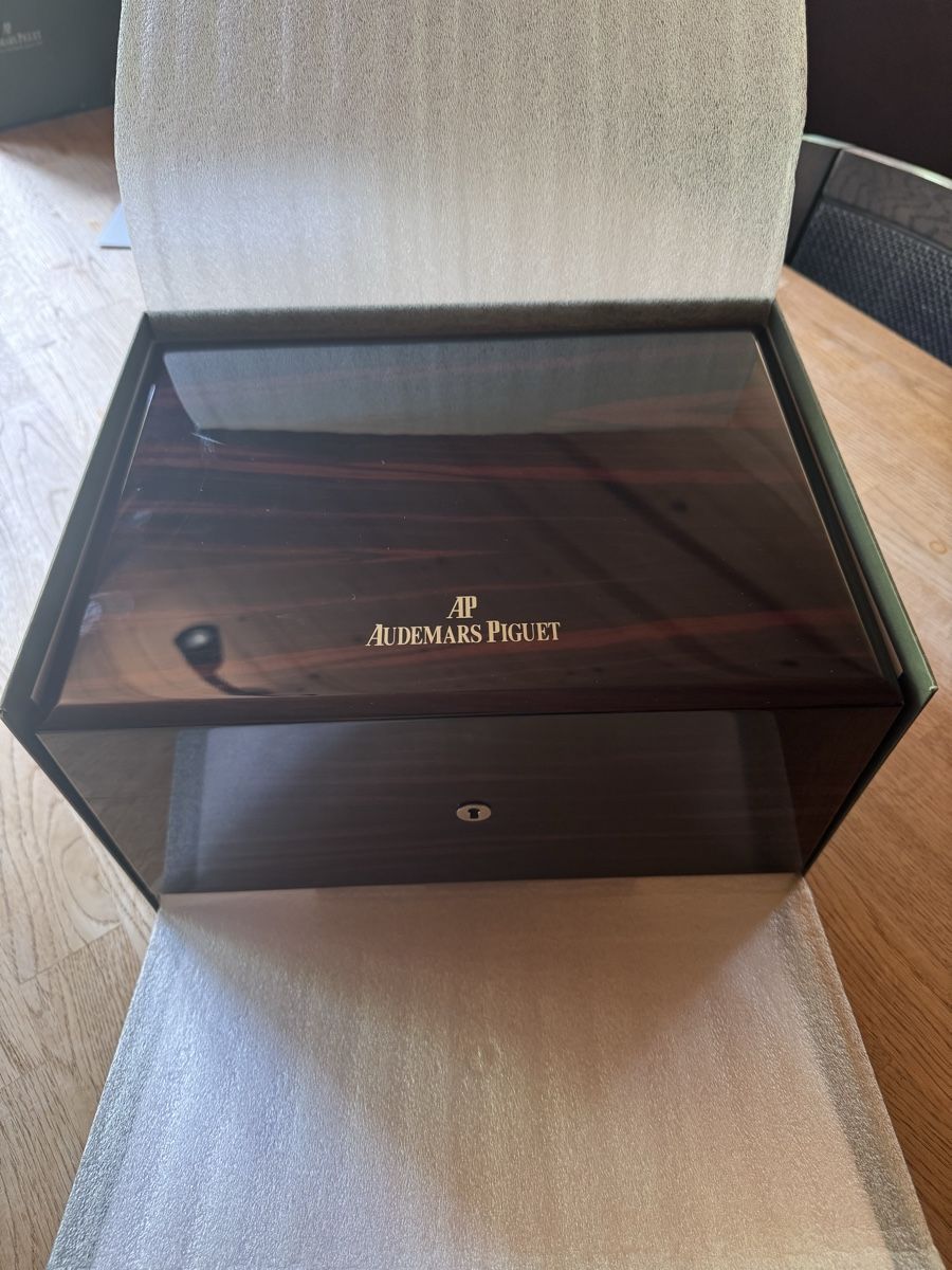 Uhrenboxen: Audemars Piguet Watch Box ! – Neu (gemäss Beschreibung) aus Grund b. Gstaad von ReLuxe