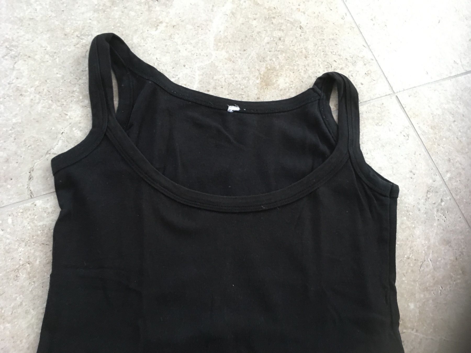 H&M Top: Schwarzes Sommer Top Gr. S – Usato da Gächlingen venduto da Tara_devi 1