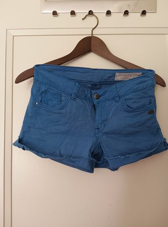 Coole, blaue Sommer-Shorts, Denim&Dry Goods, Slim Fit.