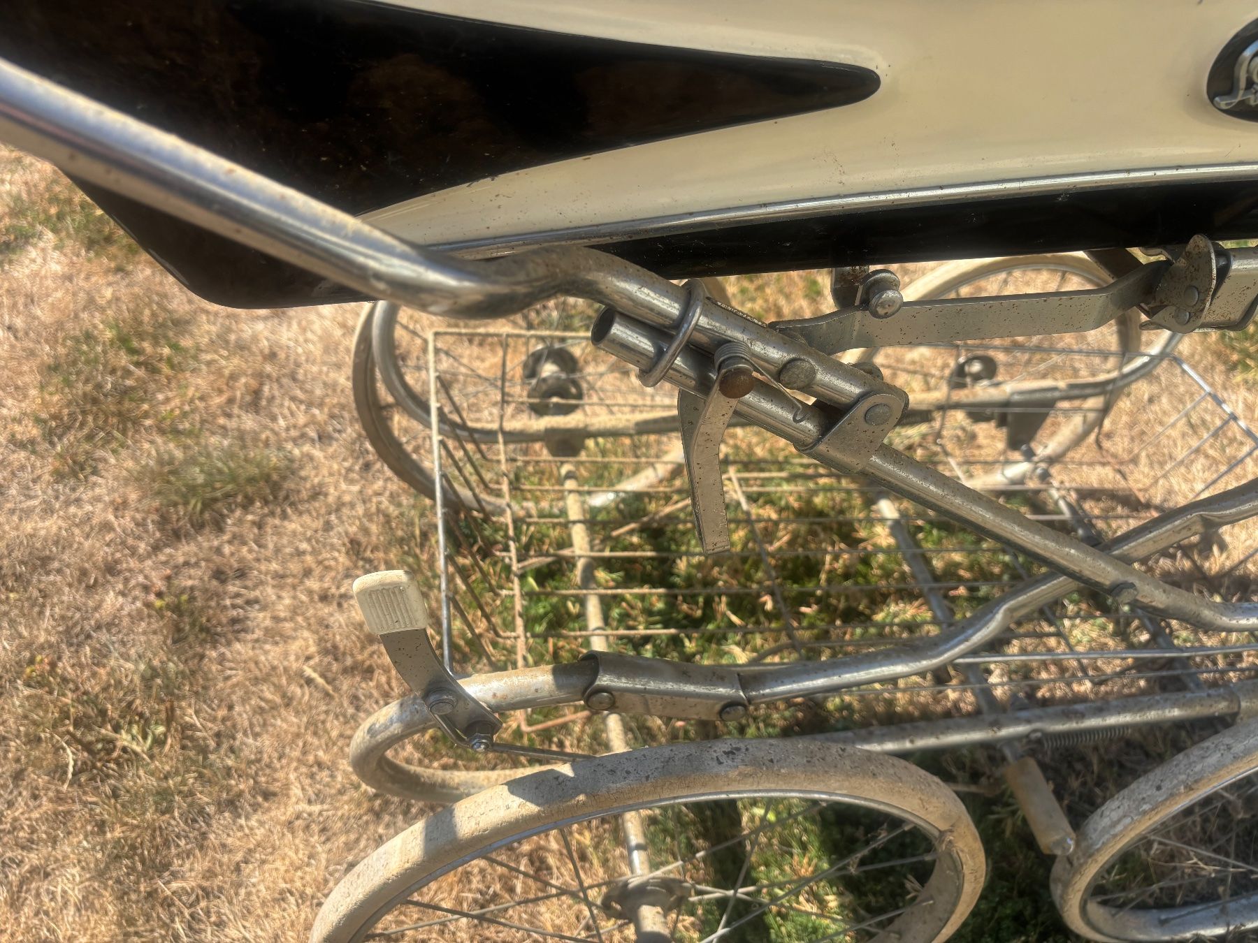 Carrozzine: Antiker Silver Cross Kinderwagen – Usato da Hallwil venduto da volvo63 6