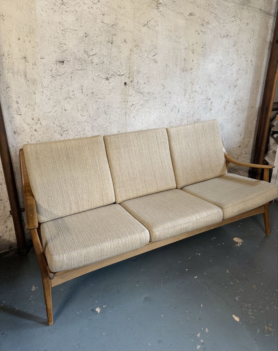 Divani: Mid-Century Sofa – Usato da Zürich venduto da sophievw 1