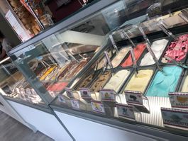 Eistheke 11/22 Behälter – Vetrina gelati 11/22 gusti