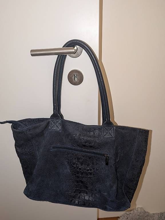 Borse da donna: Grosse Lederhandtasche in blau – Usato da Dübendorf venduto da gar_5yv6 1
