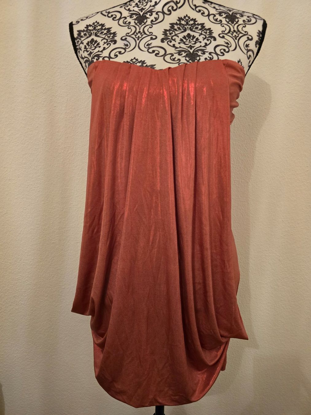 Asos Kleider: Robe bustier drapée Asos – Gebraucht aus Genève von cec_d6pg