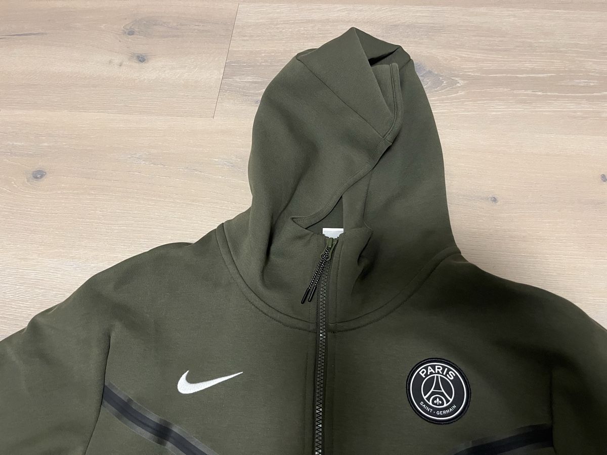 Nike Giacche: Trainerjacke Nike PSG oliv M neu – Nuovo (secondo la descrizione) da Birrwil venduto da vanyboo 2
