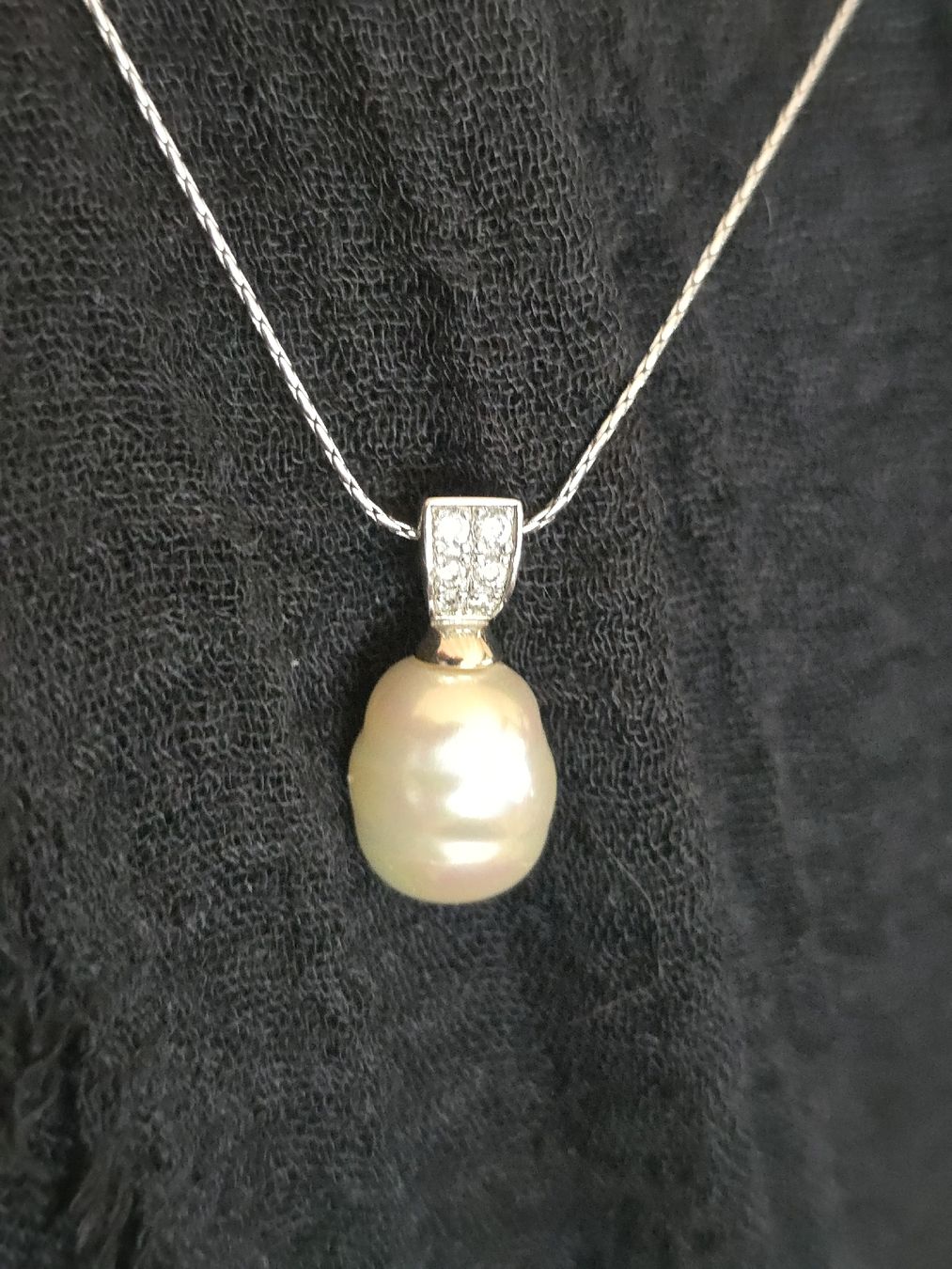 Ciondoli: Pendentif perle baroque et diamants argent 925 – Usato da Satigny venduto da Baazarbaron