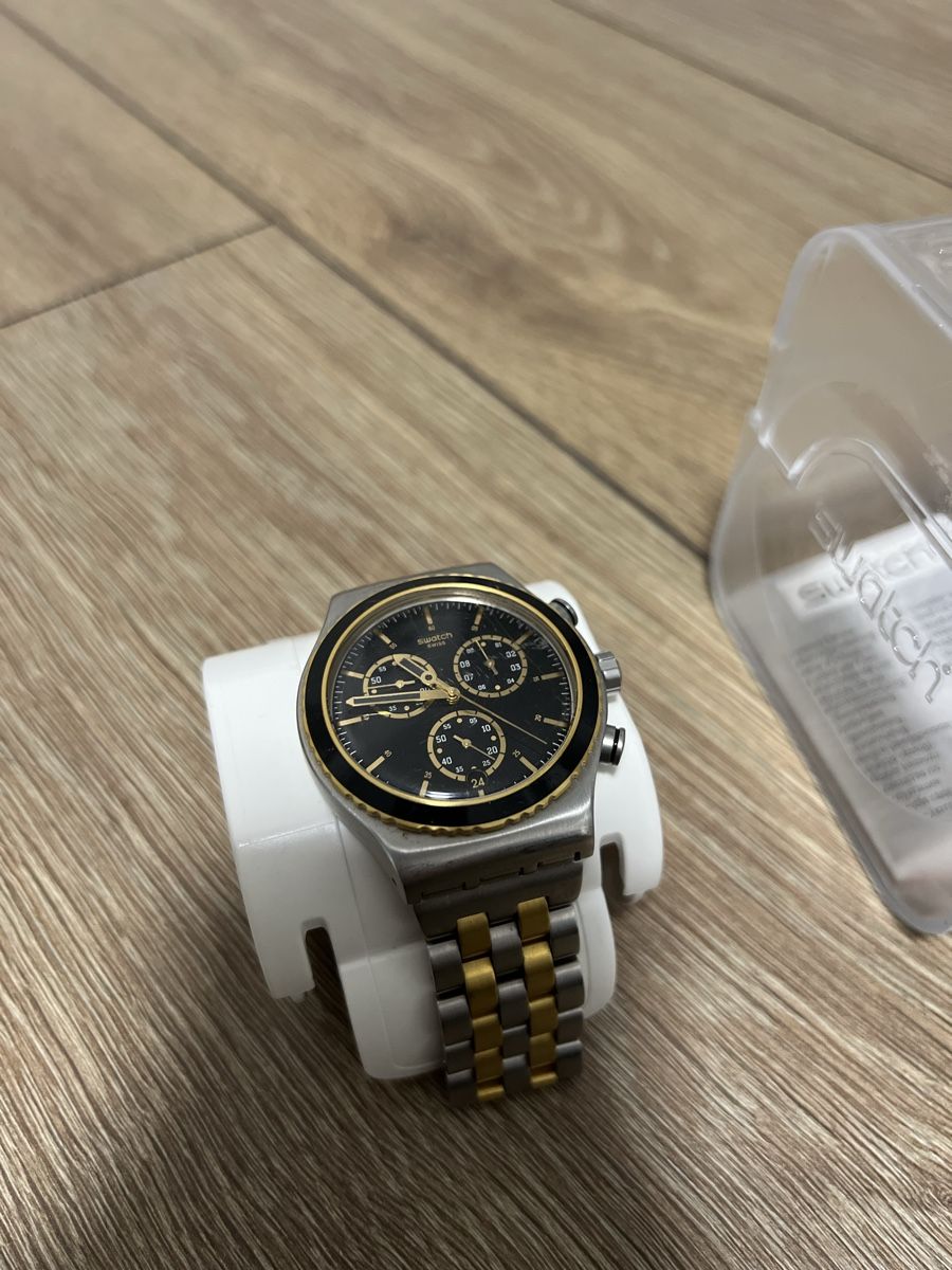 Swatch Orologi: Swatch Chronograph Bicolor mit Box & Zusa – Usato da Weiningen Tg venduto da rsi_8zqq
