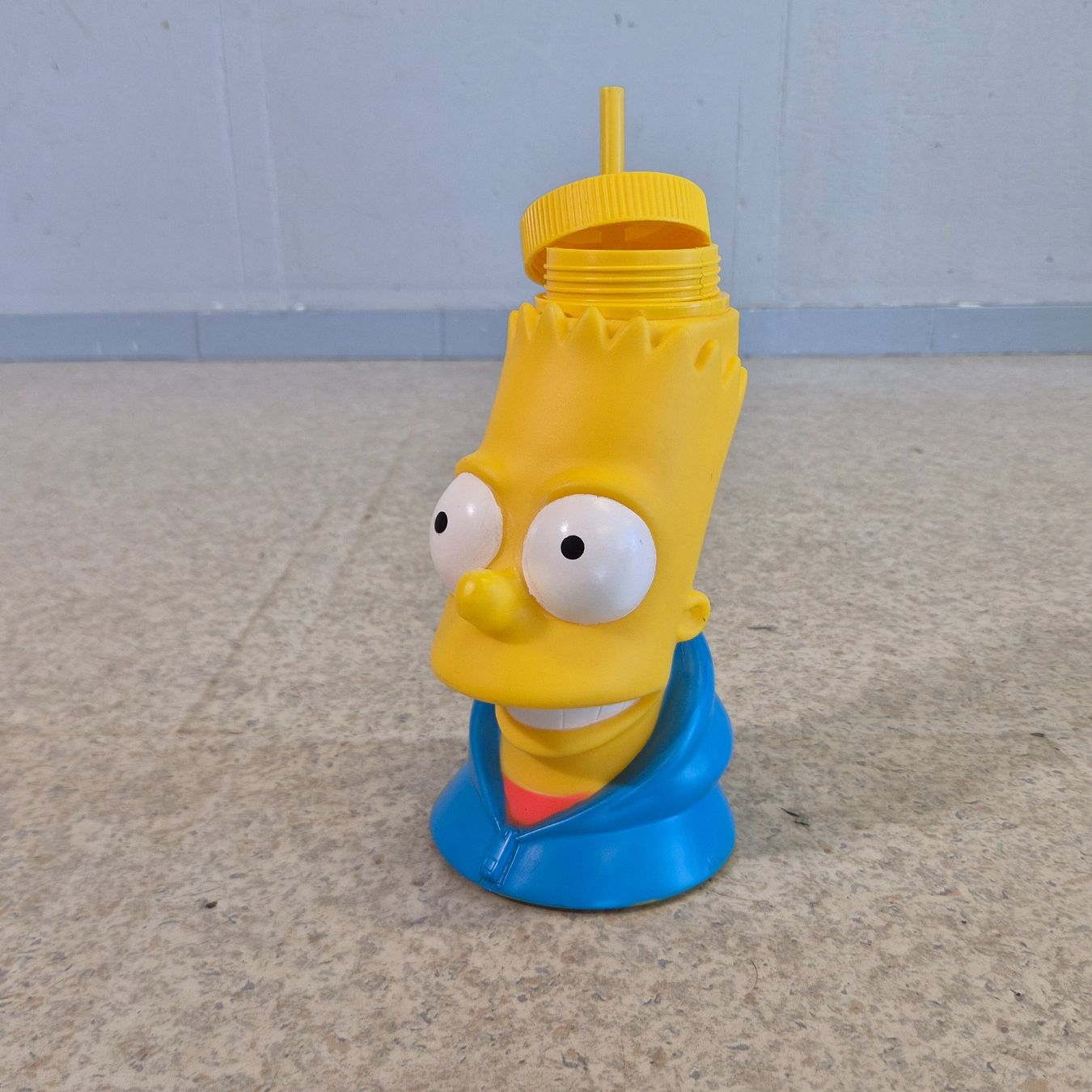 Gourdes & Thermos: Bart Simpson Trinkbecher Universal Studios Cup Water Bottle – D'occasion à Nottwil par Wondewa-Shop