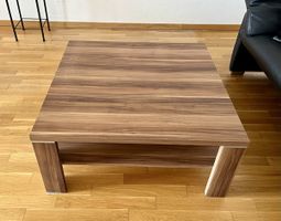 Beistelltisch aus massivem Holz