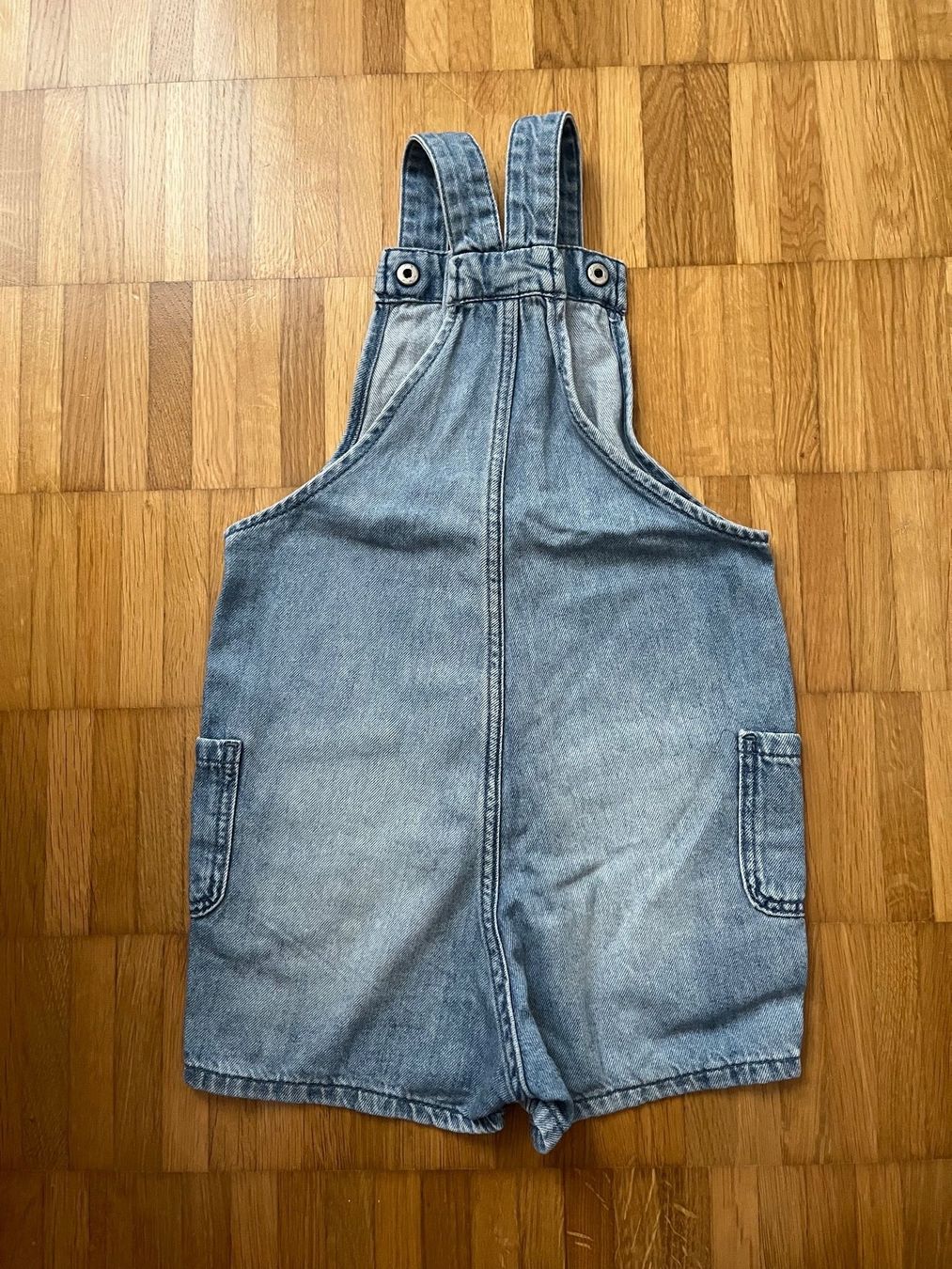 H&M Pantaloni: H&M Trägerhose Gr. 92 – Usato da Jona venduto da Good_luck1_ 7