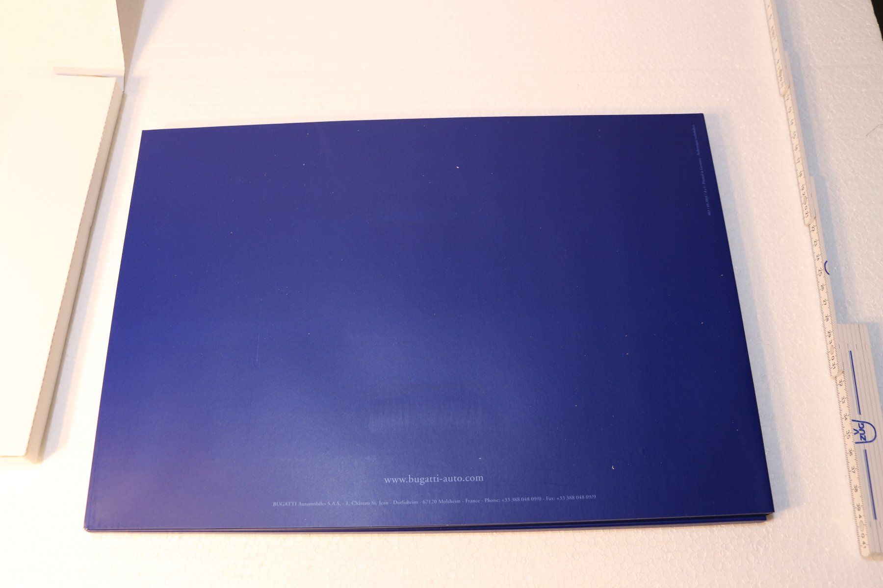 Bugatti Documenti: Pressemappe Bugatti Veyron 16.4 Genf 2003 – Nuovo e nell'imballaggio originale da Corminboeuf venduto da corbay 4