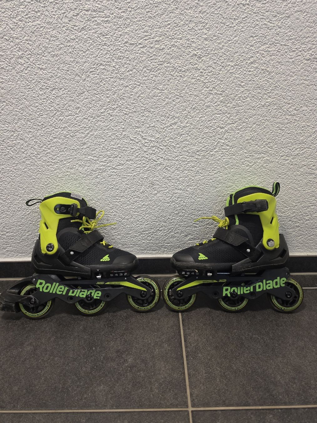 Pattini in linea & Pattini a rotelle: Inline Skates Gr. 33 - 36.5 Schwarz/Grün – Usato da Oberburg venduto da ree81 1