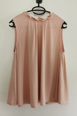 Sommertop in zartem Rosa mit Rüschen – Grösse M von ONLY