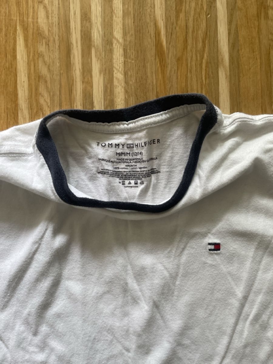 Tommy Hilfiger Camicie, T-shirt & Polo: Tommy Hilfiger T-Shirt White – Usato da Zürich venduto da ros_jy6w 1