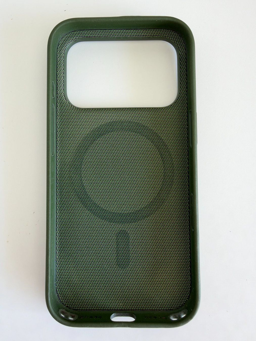 Apple Cover & Protezioni schermo: Coque Apple TechWoven MagSafe pour iPhone 17 Pro - Verte – Usato da Fully venduto da Avranville 1