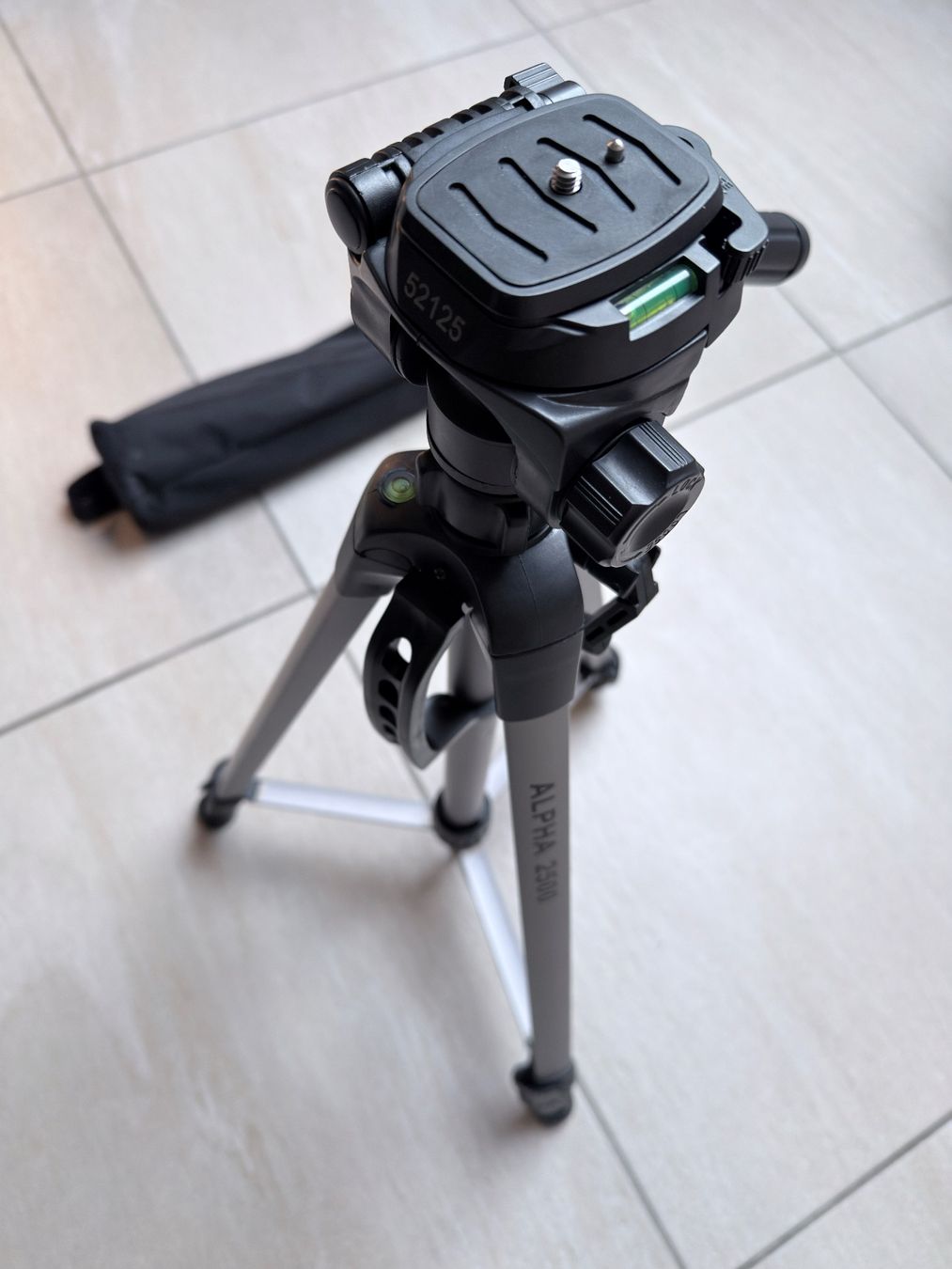Trépieds & Accessoires: Stativ Cullmann Alpha 2500 mobile – D'occasion à Boningen par Tannsebaum 2