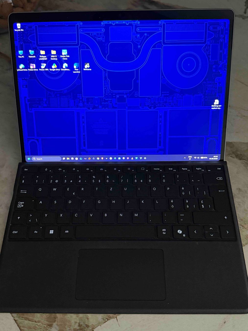Microsoft Tablet PC: Surface Pro 13" OLED 12th edition - Snapdragon X2 Elite – Usato da Vandoeuvres venduto da phil55net