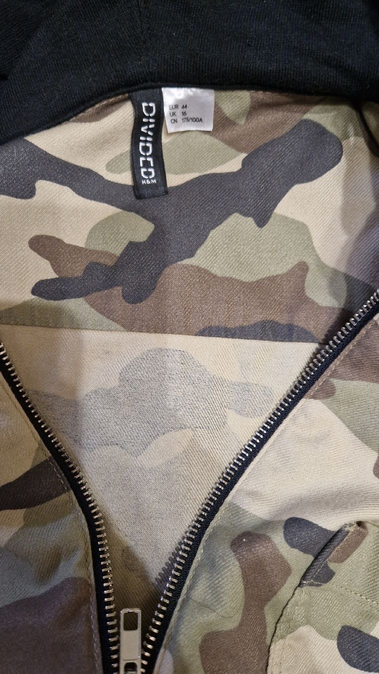 H&M Giacche: Camouflage-Jacke mit schwarzer Kapuze – Nuovo (secondo la descrizione) da Oberengstringen venduto da Sheera7 9