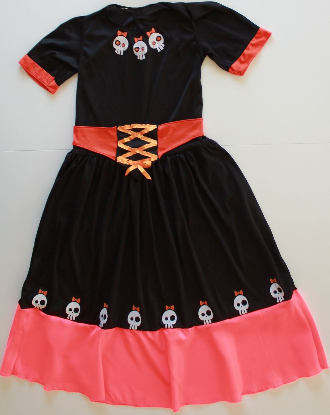 Costumi: Costume sorcière / Hexe t. 7 - 9 ans – Usato da Peseux venduto da CoolShoping 1