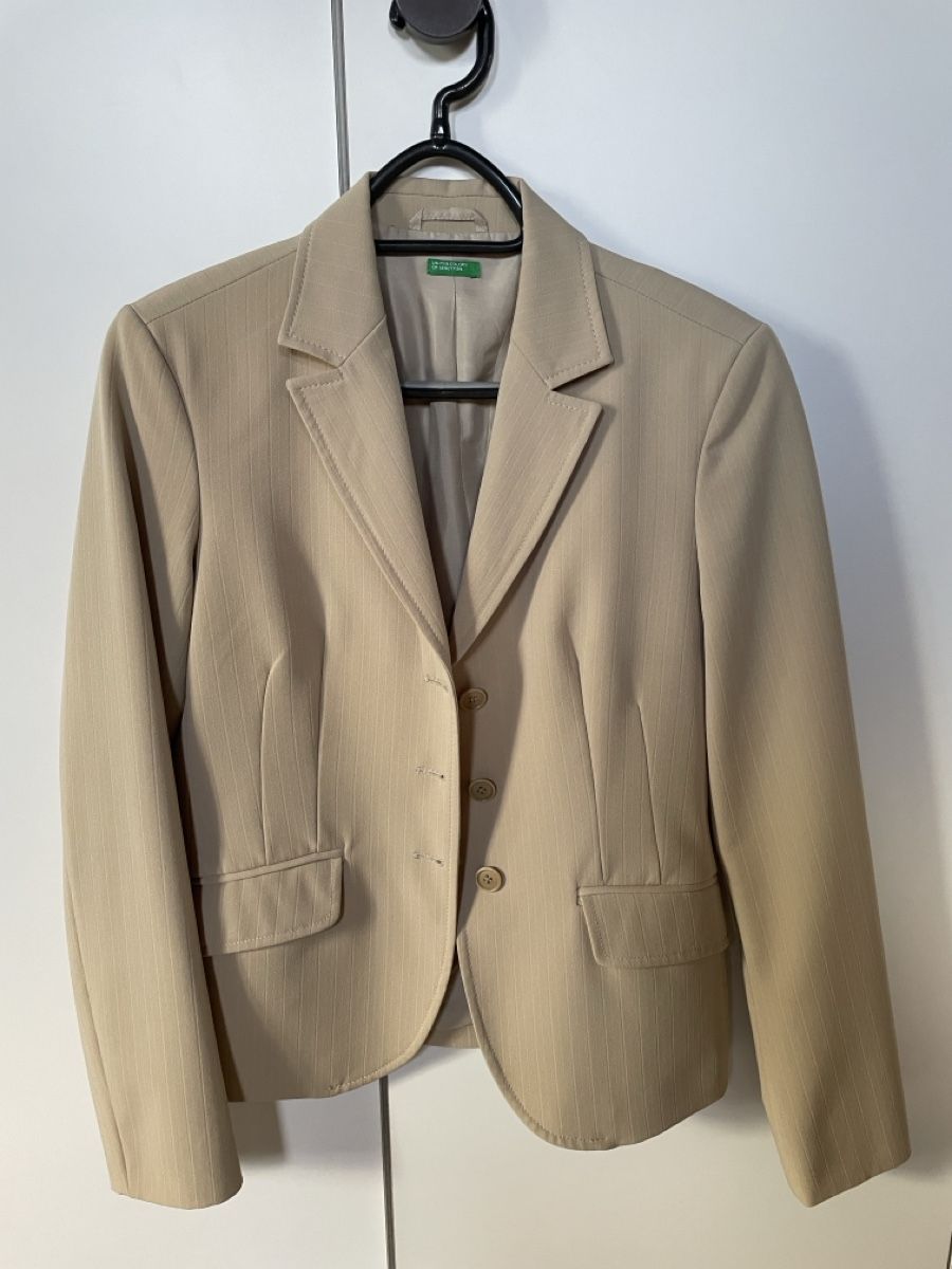 Benetton Giacche: Schicker kurzer Blazer Grösse 36 von Benetton – Usato da Rütihof venduto da Biene16