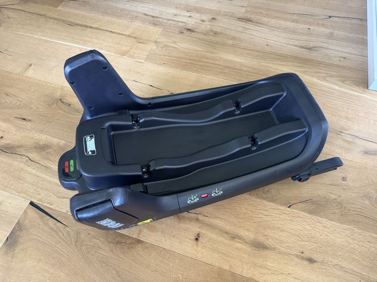 Nuna Seggiolini per auto: Nuna Pipa next Autositz mit Isofix-Base – Usato da Bachenbülach venduto da Cheeria 4