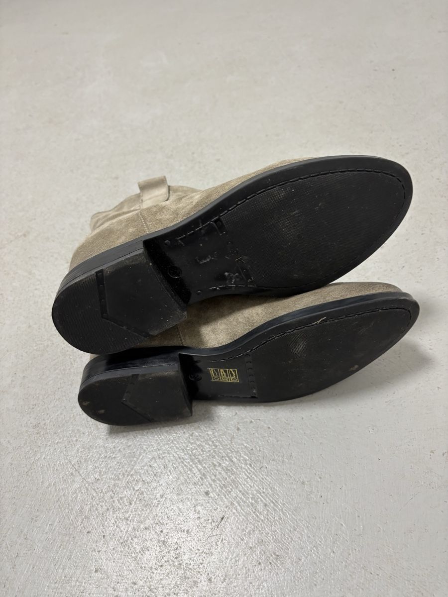 Damenschuhe: Wunderschöne Stiefelette aus Wildleder Gr. 39 – Gebraucht aus Remetschwil von est_zk69 1