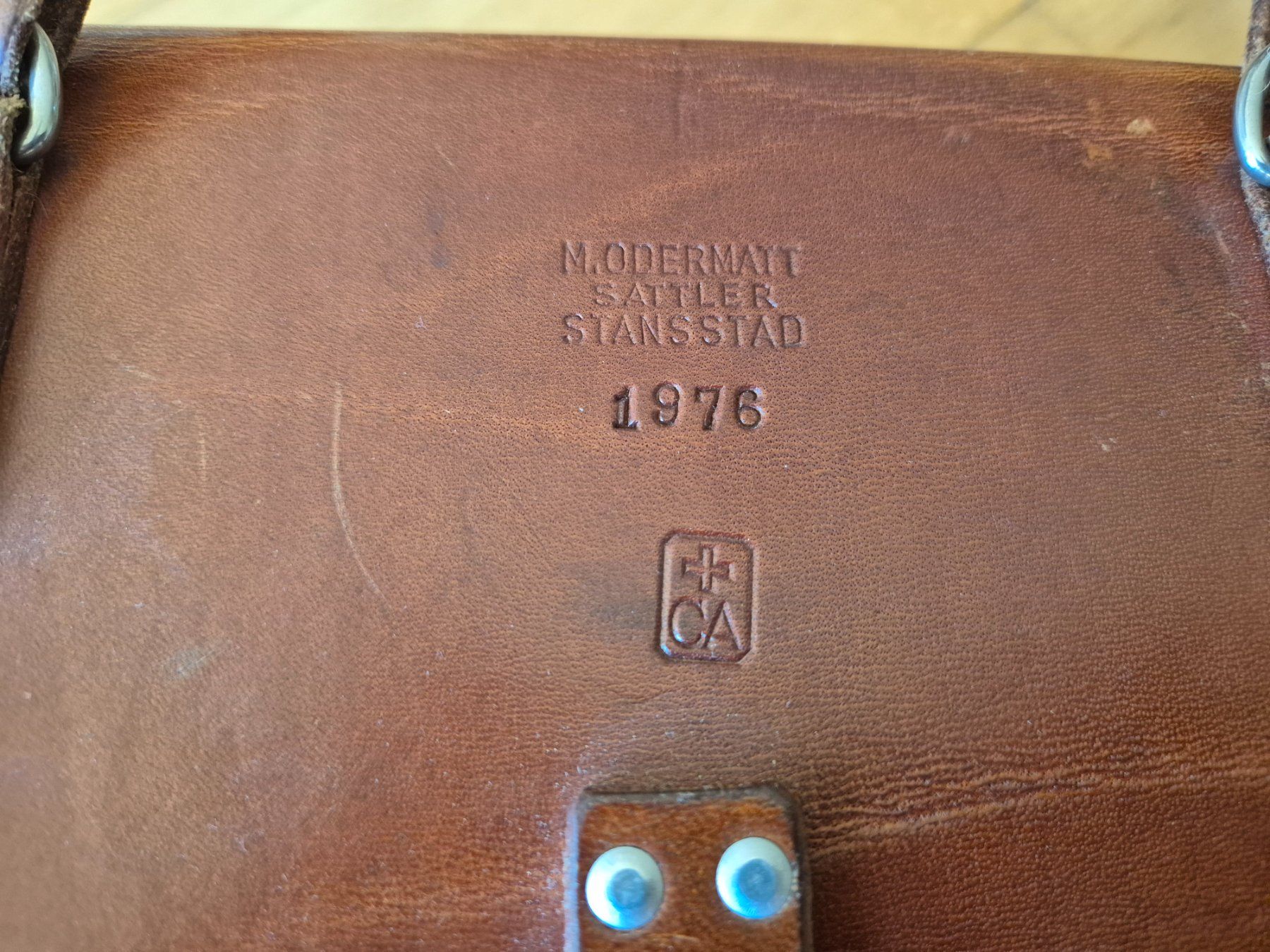Schweizer Armee Borse: Militär Ledertasche Schweizer Armee – Usato da Oberdiessbach venduto da Finland1977 3