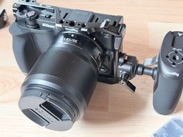 Nikon ZR + 50mm 1.8 + 6 Akkus + SmallRig Cage