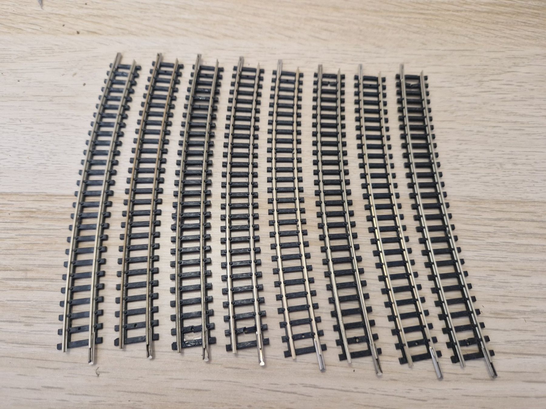 Trix Modellini di ferrovie: Minitrix 8 x 4928 gebogenes gleis N – Usato da St-Aubin-Sauges venduto da tantome