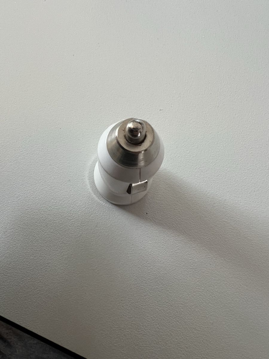 Lecteurs & Adaptateurs: Auto USB Ladegerät Zigarettenanzünder Adapter TX013 – D'occasion à Niederrohrdorf par beniledergerber 3