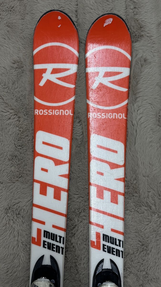 Rossignol Sci: Rossignol Hero Multi Event 140cm  Renn Ski mit Bindung  – Usato da Dietlikon venduto da Ajan.001 1