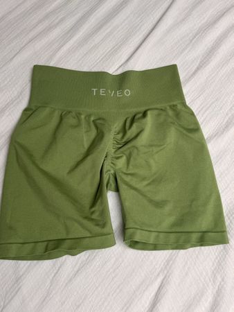 top; teveo shorts, gr. M, neuwertig