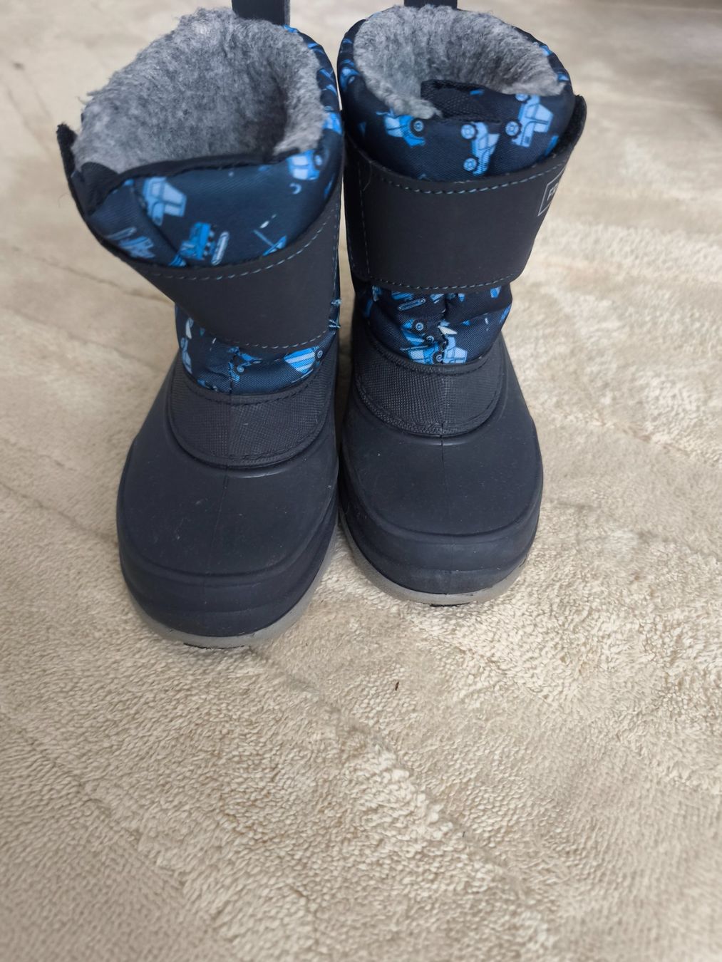 Chaussures garçon: Kinder Winter Stiefel 26/27 – D'occasion à Murten par pla_j9qh 2