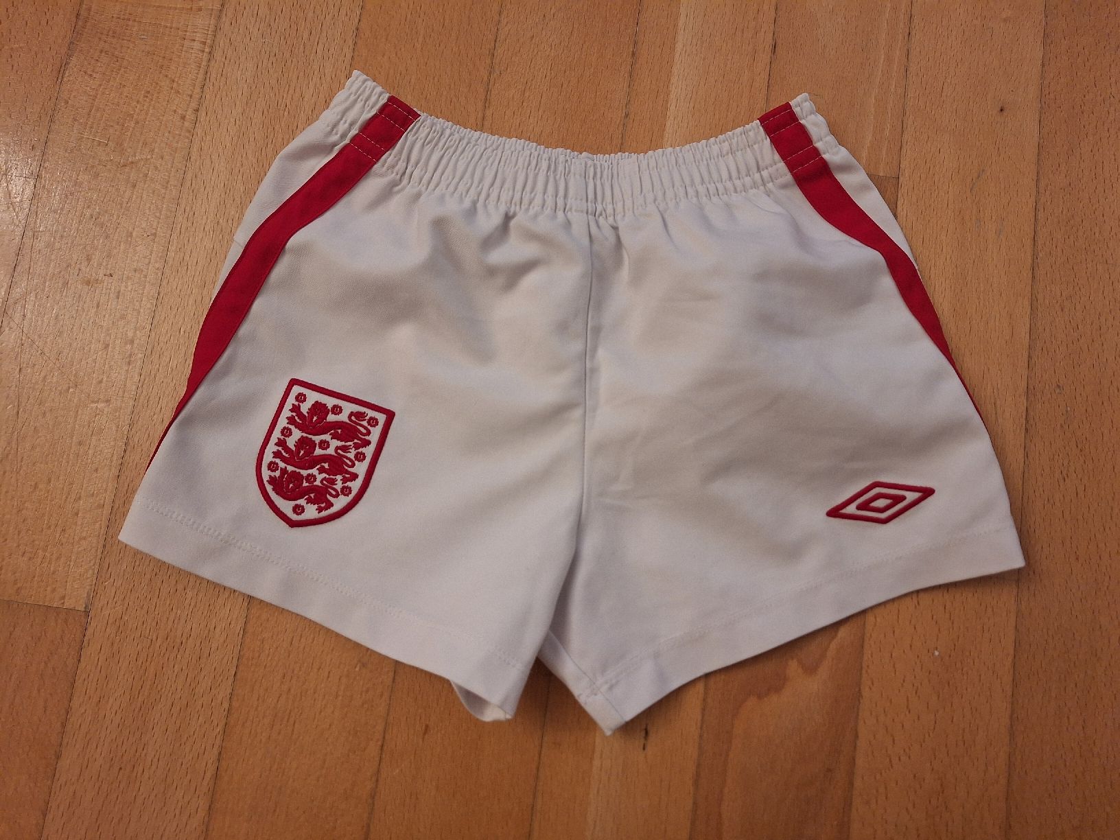 Pantaloni: Umbro England Shorts in Gr. 92 – Usato da Oberrieden venduto da smarties949