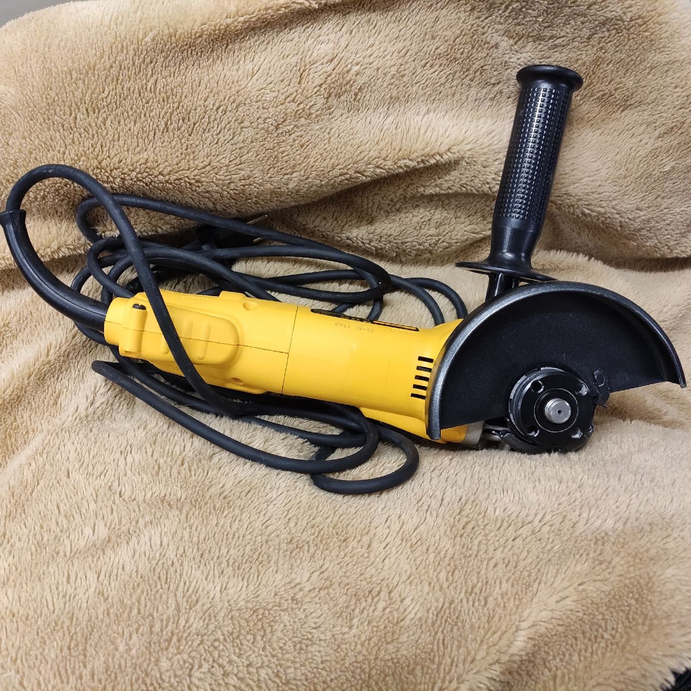 Alle Maschinen: Dewalt Winkelschleifer – Neu und originalverpackt aus Bäretswil von sxv 1