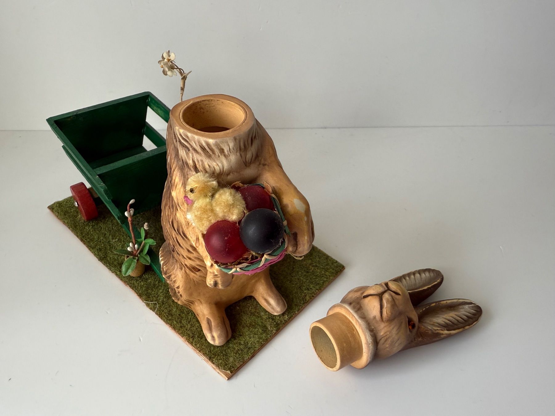 Tutte le decorazioni: Alter Osterhase Candy Container – Usato da Zwingen venduto da moje1 6