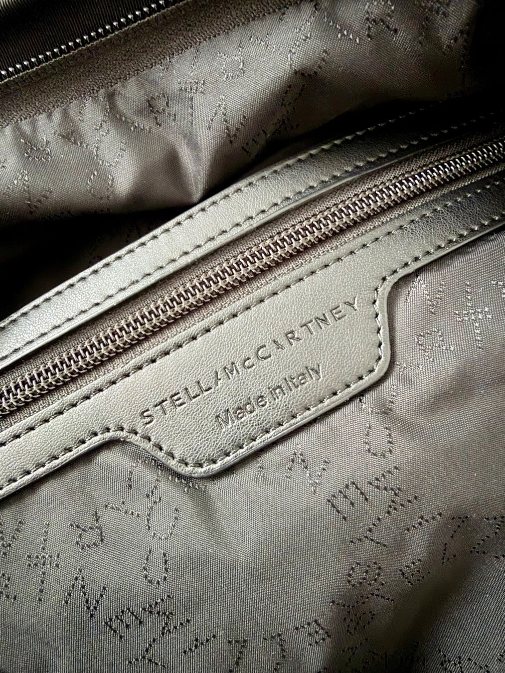 Zaini: Stella McCartney Rucksack Falabella Logo Go – Usato da Liebefeld venduto da pia_bern 5