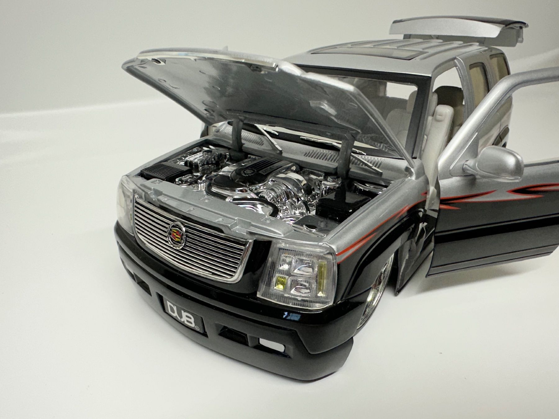 Cadillac Escalade 1:18, schwarz-silber, Dub City, Jada Toys