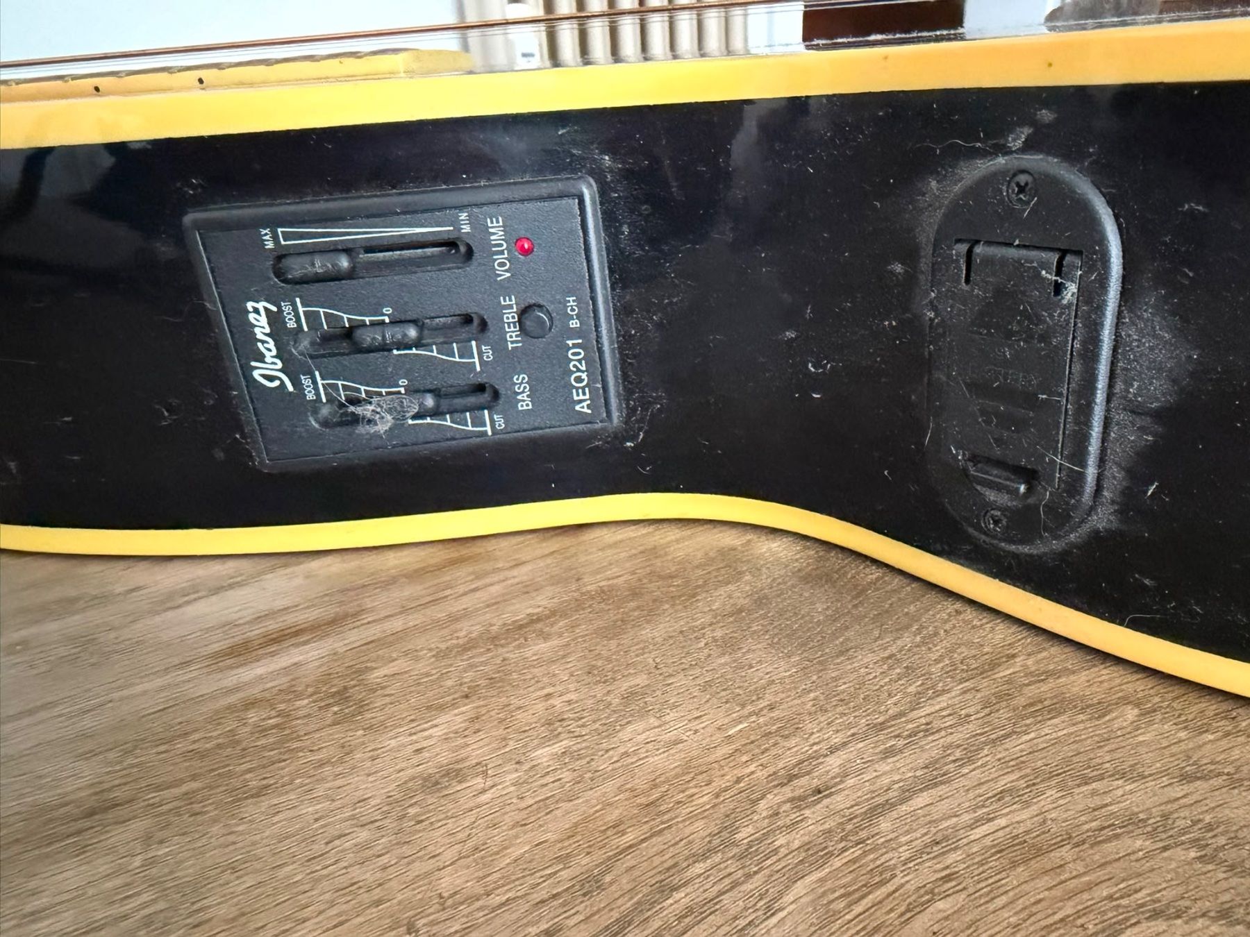 Strumenti musicali: Gitarre - elektro-akustisch – Usato da zürich venduto da mel_bf85 2
