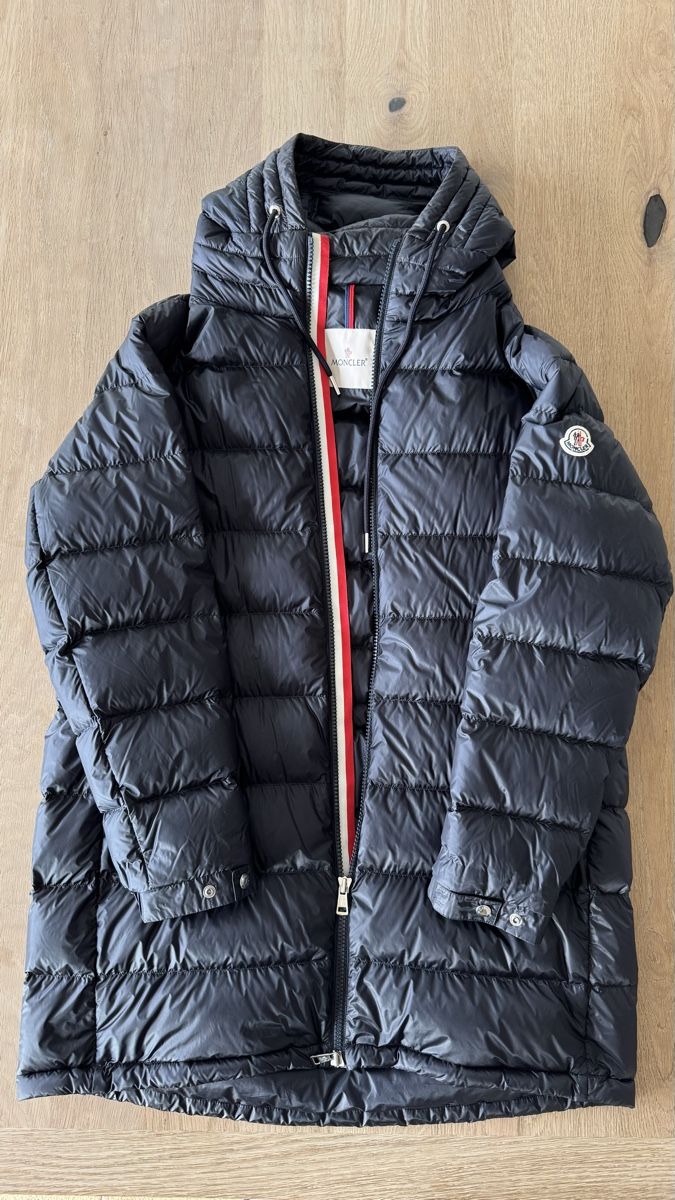 Moncler Cappotti: MONCLER Daunenmantel TG 5 – Usato da Wohlen AG venduto da zrhdus