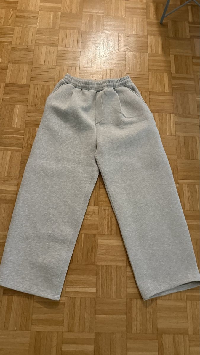 Pull&Bear Pantaloni: Sporthose Pull & Bear grau Grösse S neu – Nuovo (secondo la descrizione) da Zürich venduto da Tramp1981 1