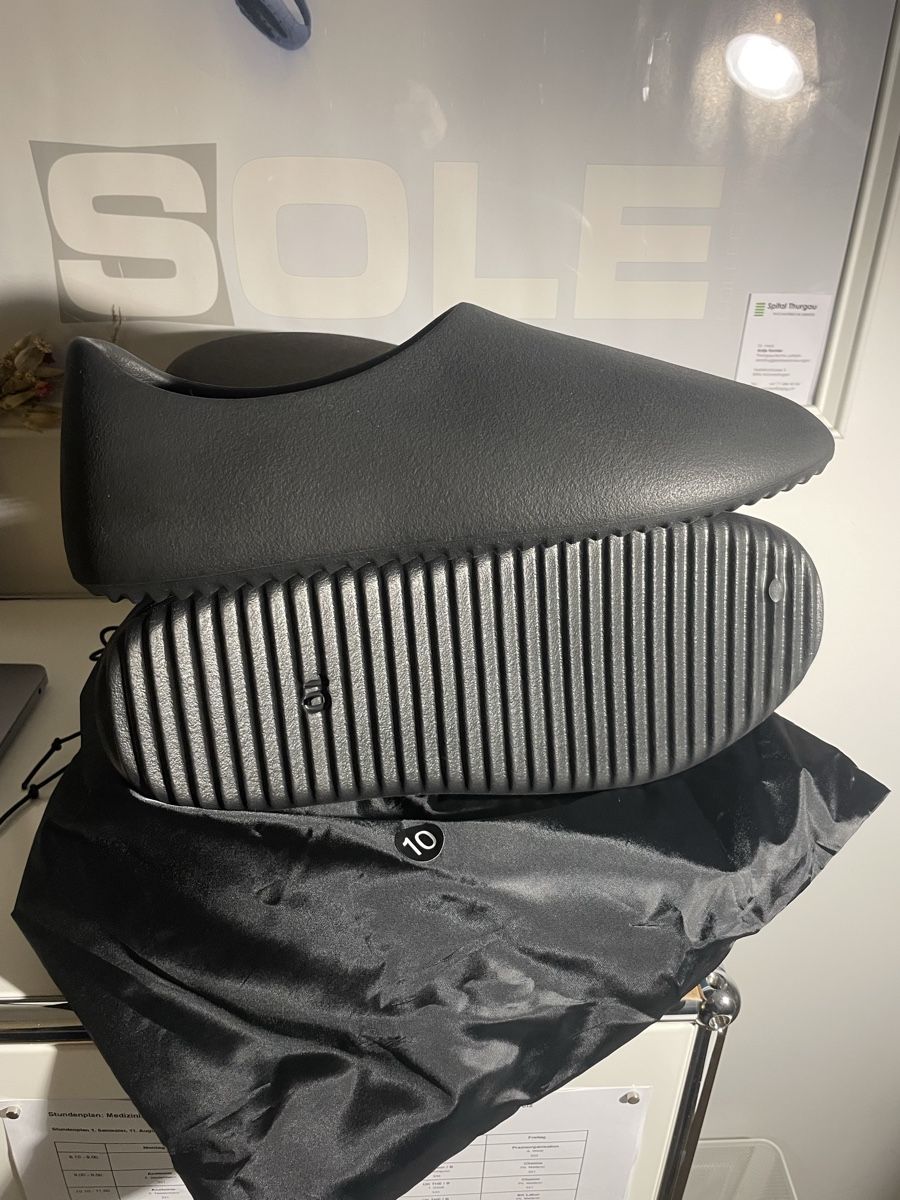 Scarpe da uomo: Yeezy Slipper SL-01 size 10 / new – Nuovo e nell'imballaggio originale da Wittenbach venduto da therealmoonstone