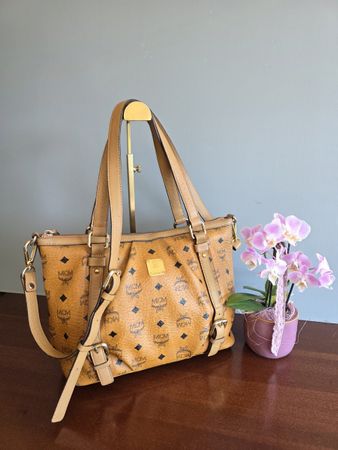MCM Tasche braun Leder Logo Monogramm guter Zustand