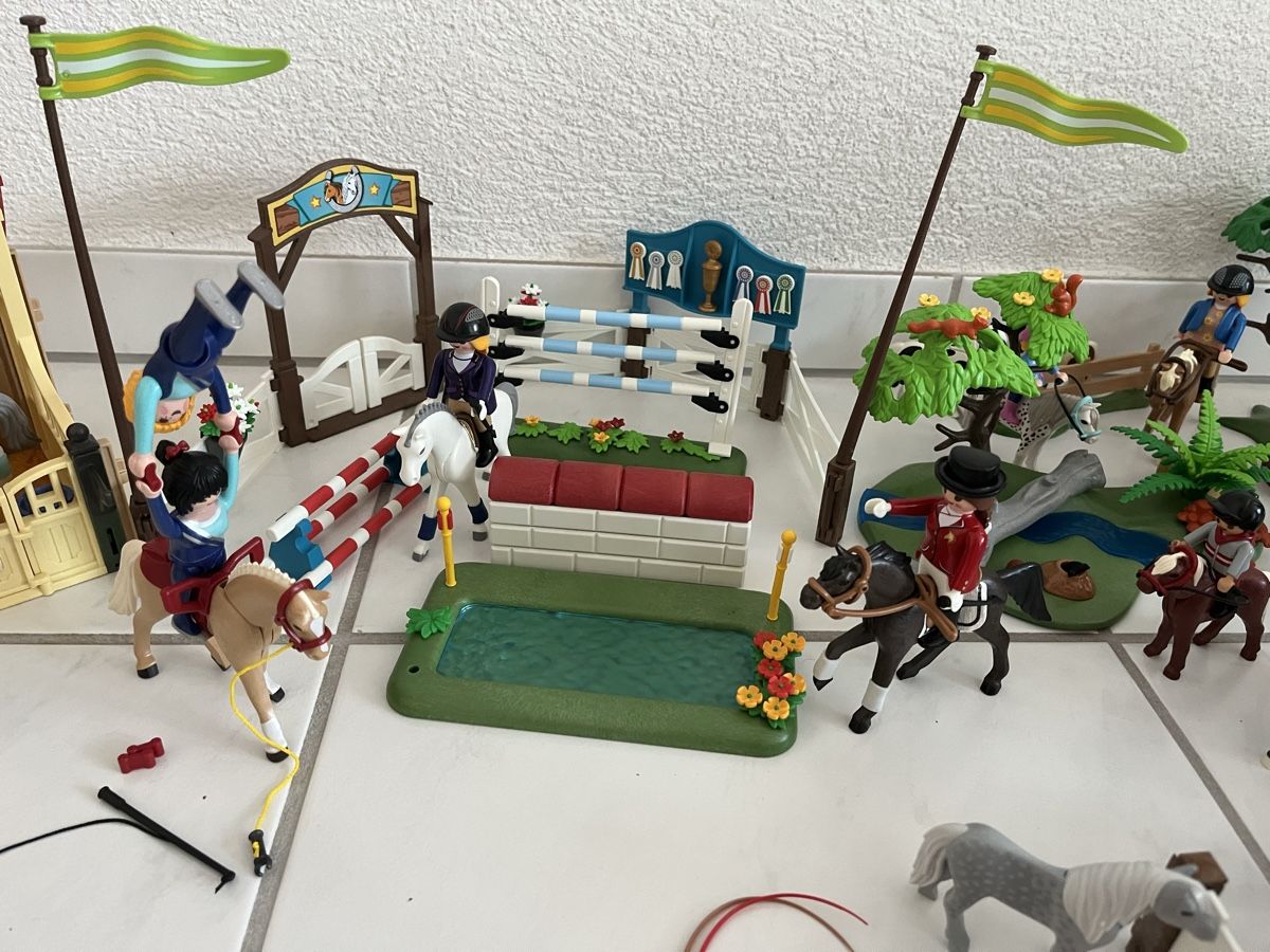 Playmobil Giocattoli: Grosses Playmobil Pferdegestüt – Usato da Uetikon am See venduto da Winnieclaudia 2