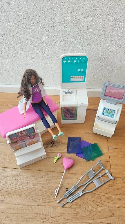 Giocattoli: Barbie Arzt mit zubehör – Usato da Wald ZH venduto da bueppi