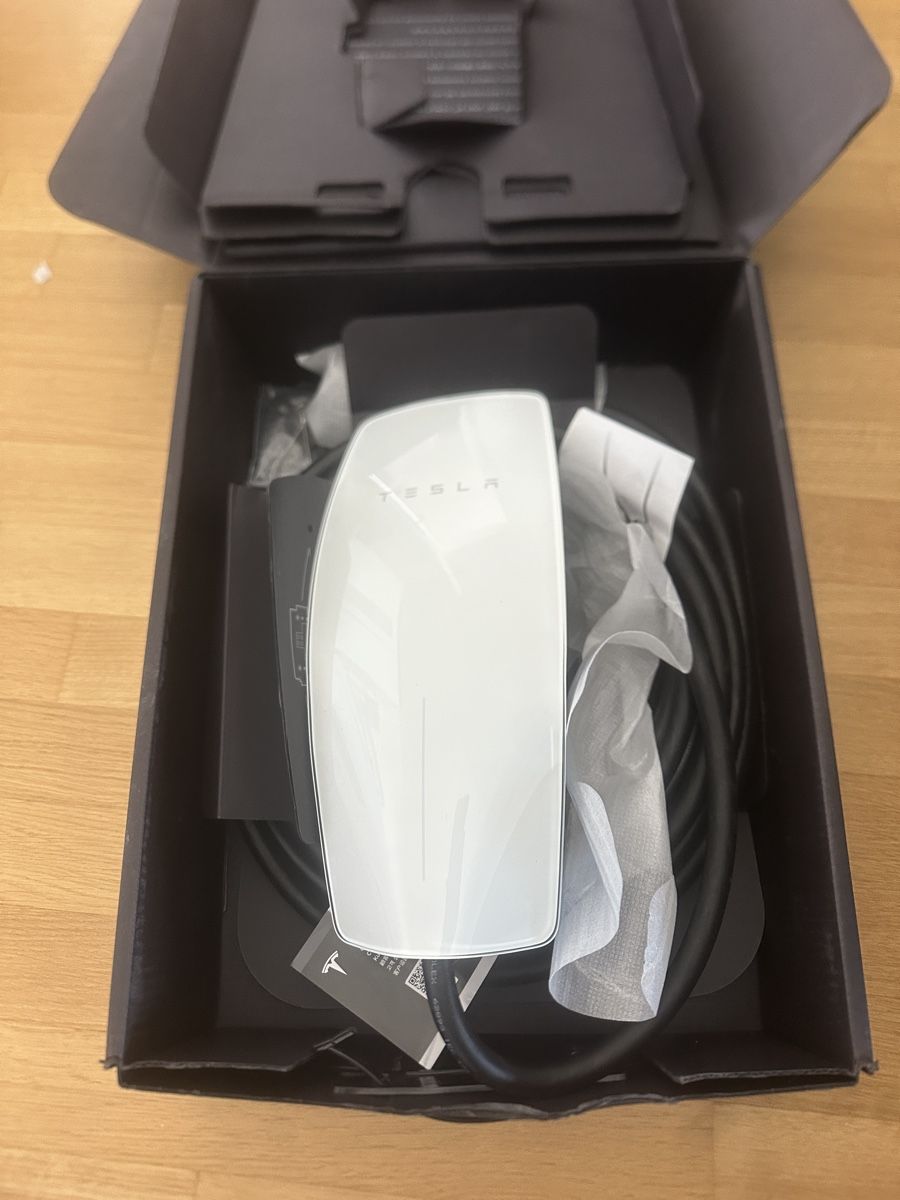 Tesla Caricabatterie: Tesla wall connector Gen 3 - NEW – Nuovo (secondo la descrizione) da Cudrefin venduto da trax51 1