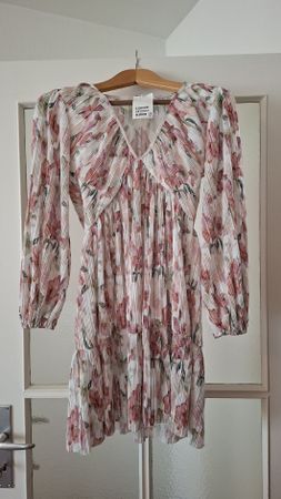 Robe plissée à fleurs H&M neuve