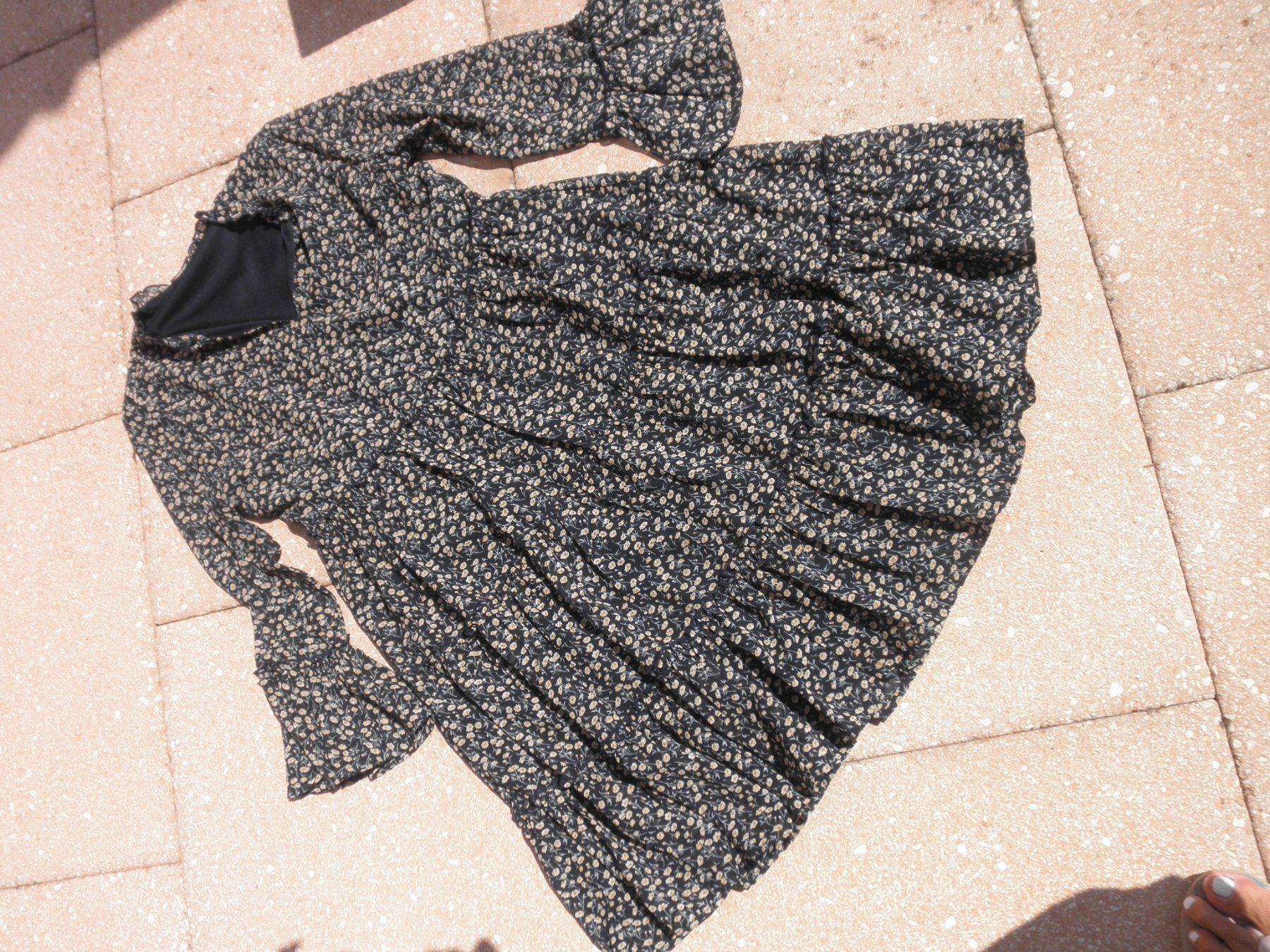 Only Vestiti: Kleid Only Pigalle – Nuovo (secondo la descrizione) da Buttwil venduto da Engelhaar